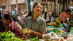 Cycle and cook with a local family in Siem Reap