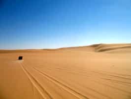 Explore the Great Sand Sea in a 4x4 Jeep