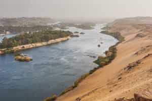 See the engineering marvel of the High Dam, Aswan
