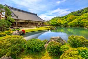 Explore the grounds of the Tenryuji Temple 