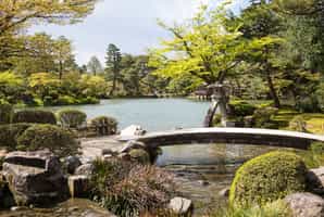 Marvel at the beauty of Kenrokuen Garden, Kanazawa