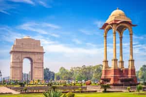 Take a drive to see the historic sites of Delhi