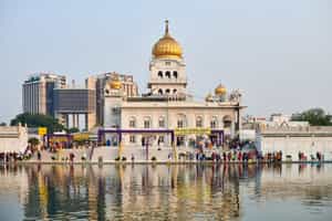 Visit the Bangla Sahib Sikh temple in Delhi