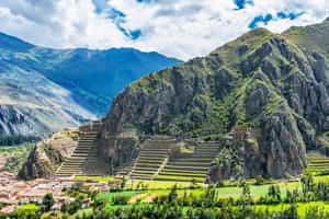 Walk through the inca ruins of Ollantaytambo 