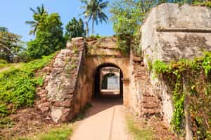 Take a tour of the Negombo Dutch fort
