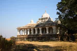 Walk through the historic Bandhavgarh Fort