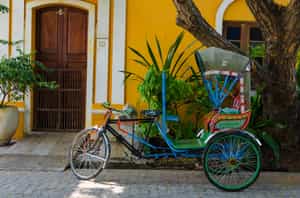 Explore Pondicherry's French quarter by rickshaw 
