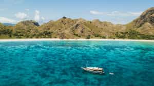 Explore the Komodo Island by boat