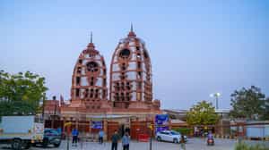Explore the Sri Sri Radha Parthasarathy Temple 