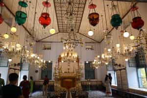 Visit the synagogues, palaces & churches of Kochi