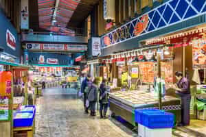 Take a walk around Omicho Market in Kanazawa