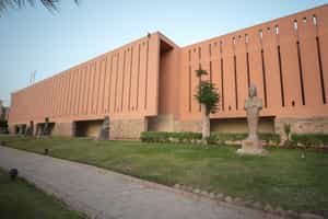 See ancient Egyptian artifacts in Luxor Museum 