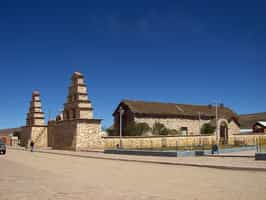 Visit towns & villages near the Salar de Uyuni