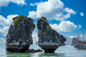 See the Kissing Rocks, Dinh Huong & Dragon Rock