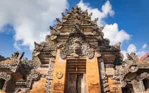 Explore the Puri Saren Royal Palace in Ubud