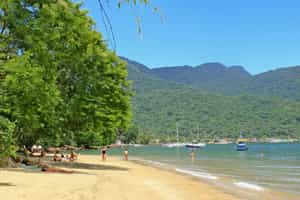 Discover the secret beaches of Ilha Grande