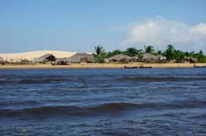 Visit the native houses of Lencois Maranhenses