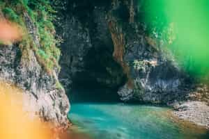 Visit the Waikelo Sawah Cave