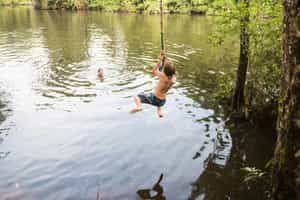 Go swimming in the Amazonas