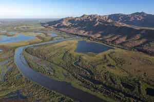 Hike through the Serra do Amolar South Trail & Acurizal Lookout