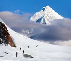 Explore the hiking trails of Everest Region