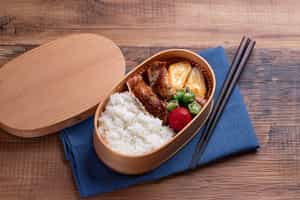 Make and fill your own bento box in Fukuoka