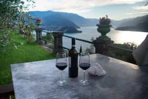 Taste delicious local wines in Lake Como
