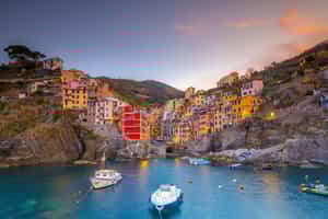 Enjoy an evening gozzo cruise in Cinque Terre