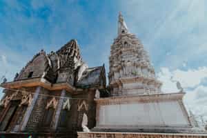 Visit the temples of Phnom Srei and Phnom Bros