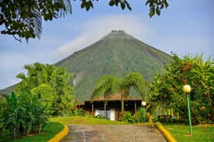 Lomas del Volcán Hotel