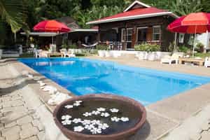 Koko Grove Chalet Hotel