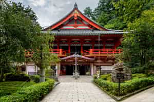 Visit the hillside Natadera Temple in Kanazawa