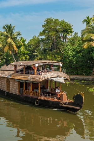 Sailing & houseboats