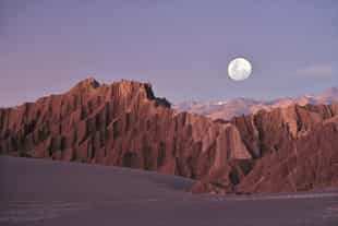 Explore the fascinating Valle de la Luna