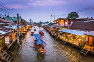 Visit the Damnoen Saduak Floating Market, Bangkok