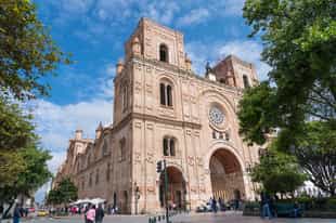 Tour the city of Cuenca