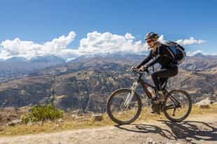 Mountain bike through the Arequipa landscape