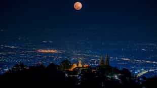 Explore Chiang Mai by night