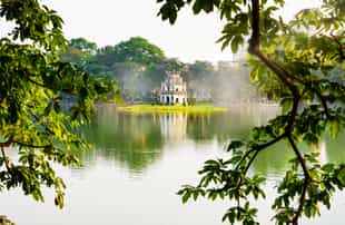 Witness the beauty of Hoan Kiem Lake, Hanoi