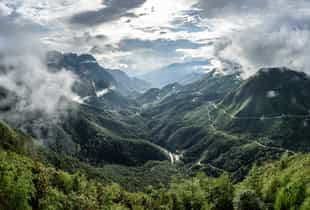 Take in the views on the Tram Ton Pass in Sapa