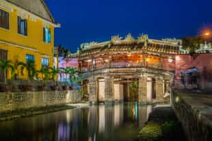 Cross the Japanese Covered Bridge in Hoi An