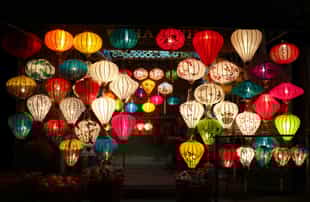 Delight your eyes at the Hoi An lantern market