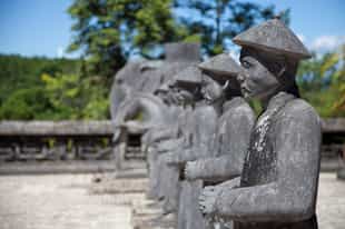Take a tour of Hue city