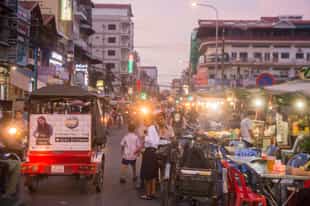 Explore the night market of Phnom Penh