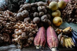 Wonder through the local markets of Nong Khiaw