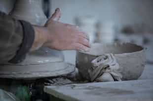 Discover the art of Moroccan pottery in Fez