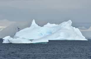 Venture into the Antarctic Polar Circle