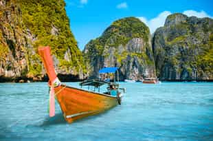 Explore the Phi Phi Islands by boat from Phuket