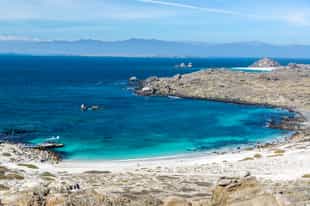 Sail between islands and discover untamed beaches