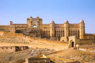 Take a tour of the Amber Fort in Jaipur